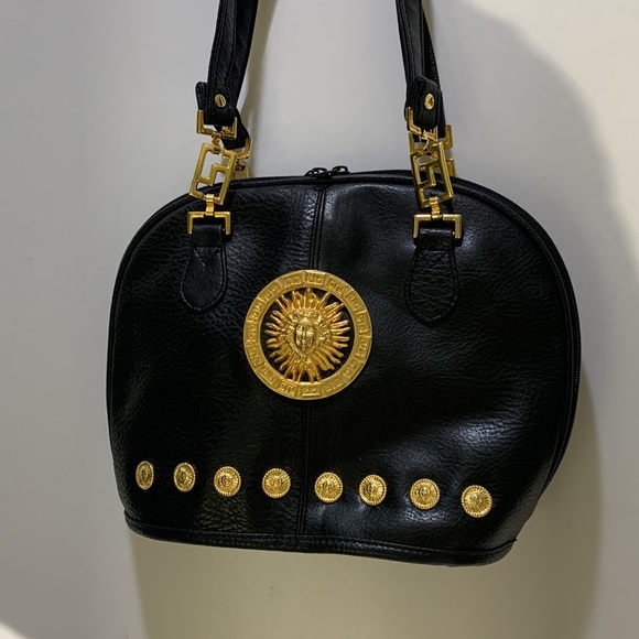 Black vintage leather shoulder bag with gold design - Picture 2 of 9